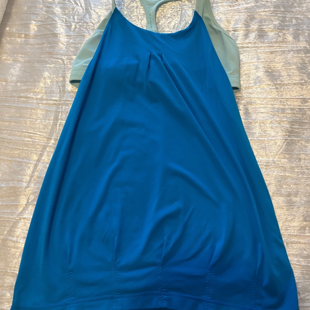 Lululemon two tone blue, size 10, tank w/ matching sports bra